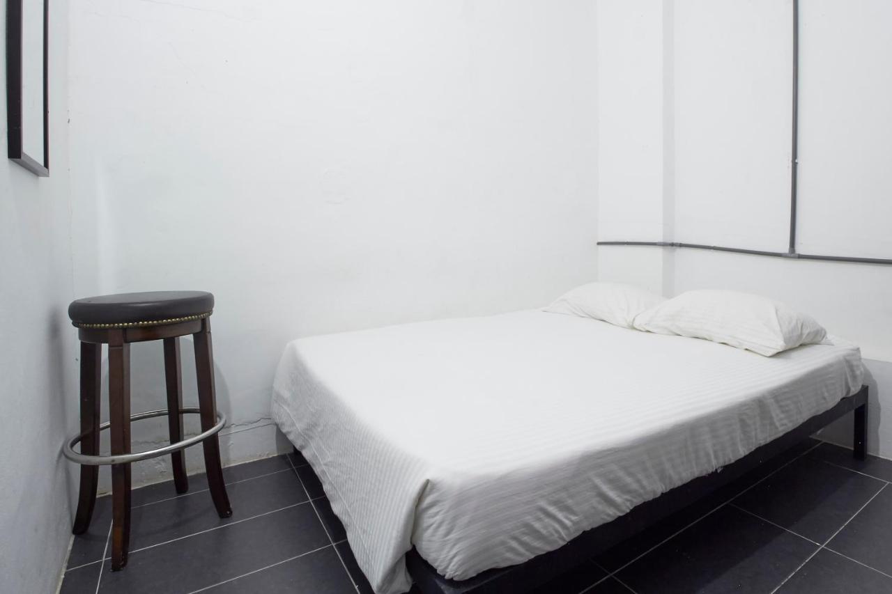Tonight Hotel Hostel George Town Exteriör bild